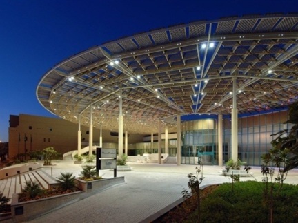 ‎Main entrance and external yard of the Cultural Palace ‎