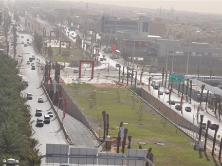 ‎The Main plaza at King Abdullah Road between King Fahd Road and Al-Olaya Street ‎